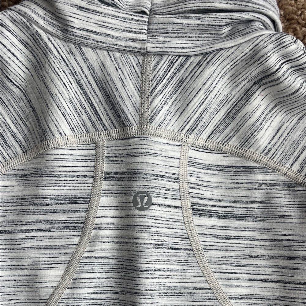 Lululemon Women's Heathered Gray Hustle in Your Bustle Long Sleeve Jacket 8 - Picture 14 of 16